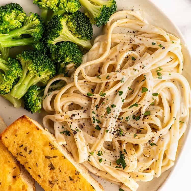 Easy Fettuccine Alfredo for One: 30-Minute Solo Meal